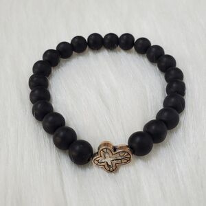 ESSENTIAL CHARMS Beaded Antique Silver cross design Bracelet